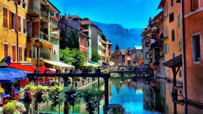 history, river, residential, building, summer, cathedral, reflection, exterior, building exterior, sea, canal, europe, house, day, ancient, street, old