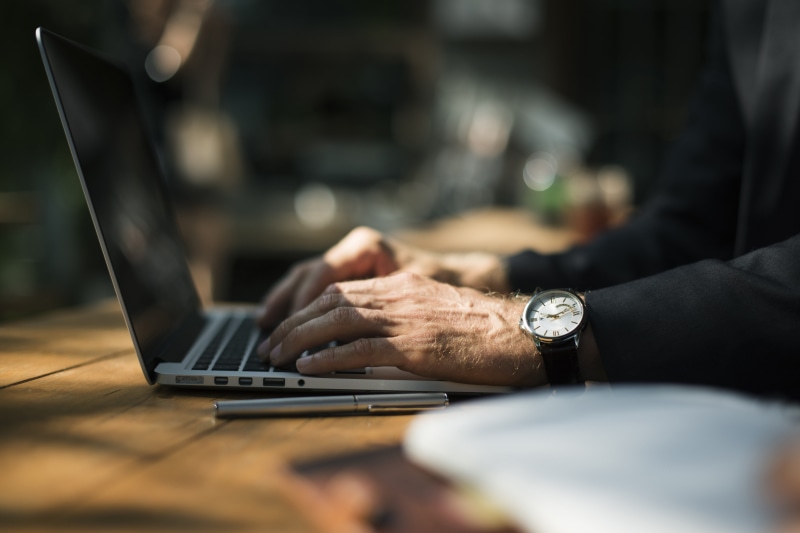 working, office, one Person, people, wristwatch, business, wireless Technology, Man, 5K, connection, internet, laptop computer, time, unrecognizable Person