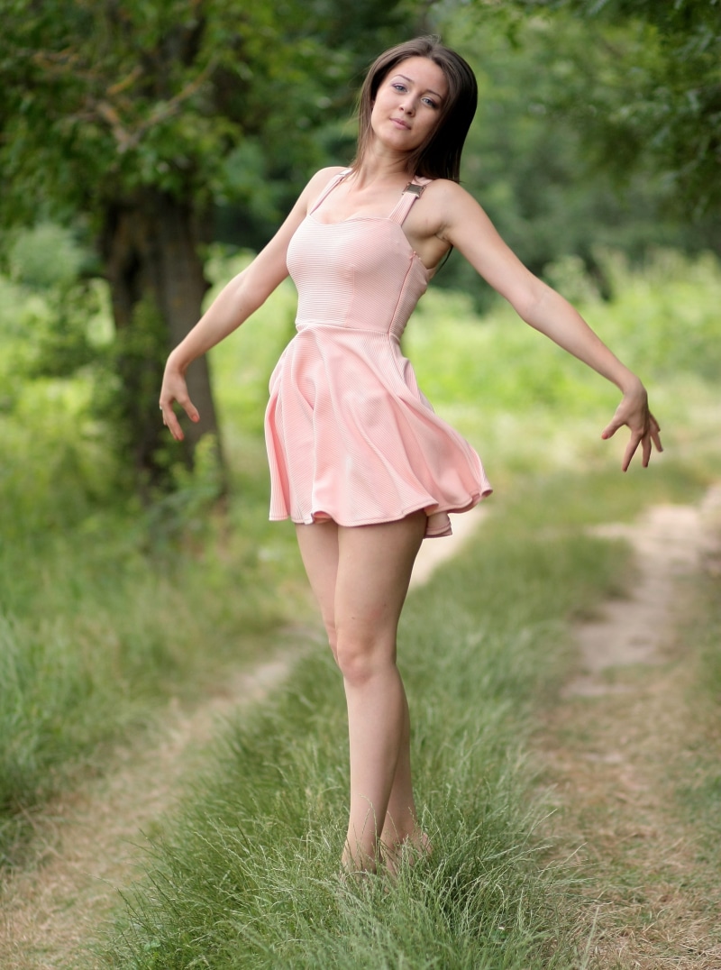 adult, hairstyle, one woman only, cheerful, day, grass, young Adult, smiling, sleeveless, standing, caucasian Ethnicity, plant, portrait, girl, beautiful woman