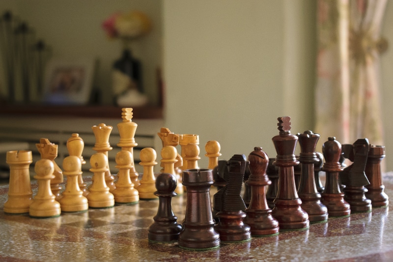 strategy, chess, leisure games, pawn, tilt shift lens, white, focus on foreground, challenge, set, 5K, relaxation, photography, pawn - chess piece, knight - chess piece