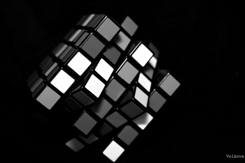 shape, still life, night, 4K, black, Rubiks cube, geometric shape, dark, keyboard, cube, technology, high angle view, mirror, square Shape, no people