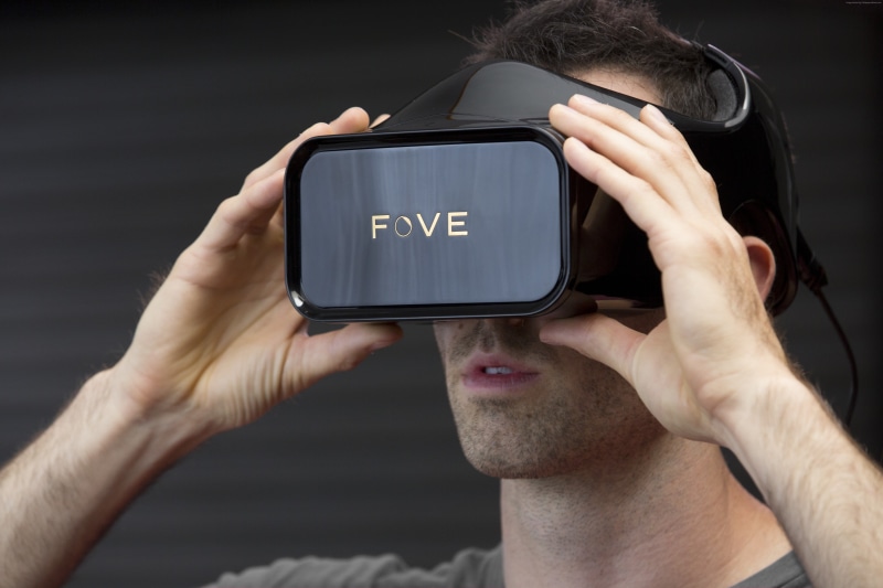 technology, portrait, virtual reality simulator, 5K, portable information device, communication, wireless technology, adult, connection, indoors, front view