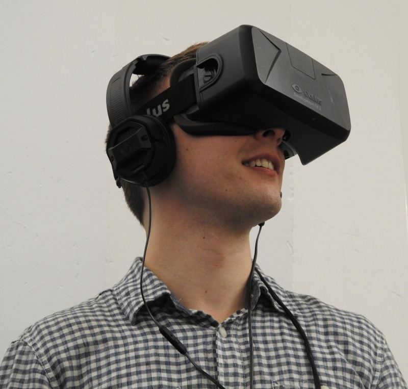 person, oculus, 2K, standing, portrait, people, caucasian Ethnicity, looking away, young adult, wearing, young men, casual clothing, lifestyles, headset