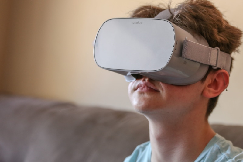 boy, watch, portrait, visualizing, headset, person, modern, futuristic, adult, connection, virtual, young, men, 2K, hi-tech, innovation, teenage, focus on foreground