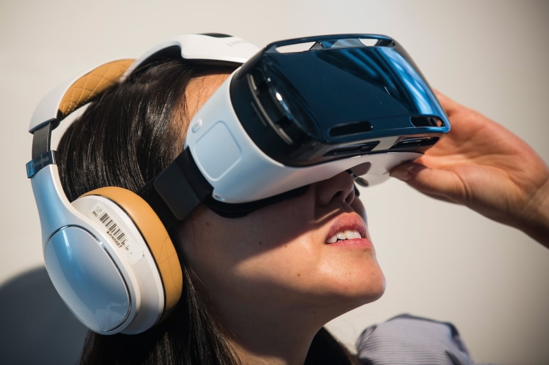 close-up, human Face, leisure Activity, one Person, fun, security, portrait, oculus vr, virtual Reality Simulator, crash helmet, headphones, helmet, sunglasses