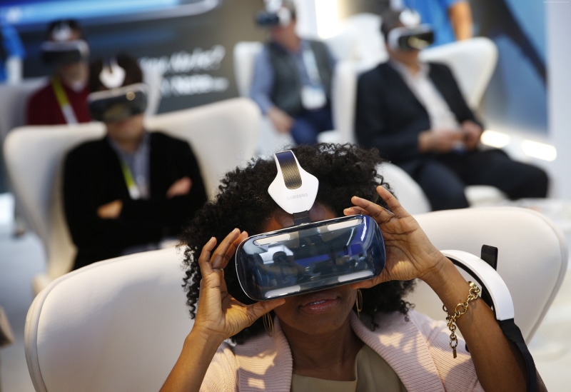 mode of transportation, communication, real people, technology, Hi-Tech News of 2015, review, VR headset, people, unboxing, Samsung Gear VR, men, photographing