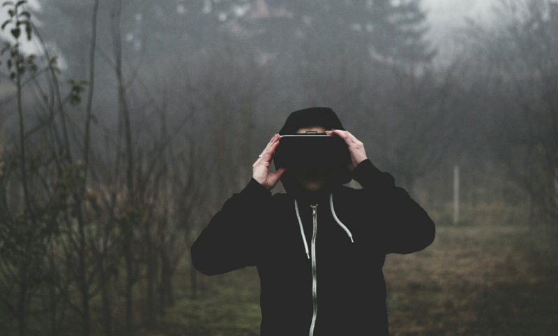 hoodie, communication, 1080P, woodland, box, plant, waist up, zip, fog, holding, lifestyles, boy, vr goggles, photography themes, leisure activity, vr