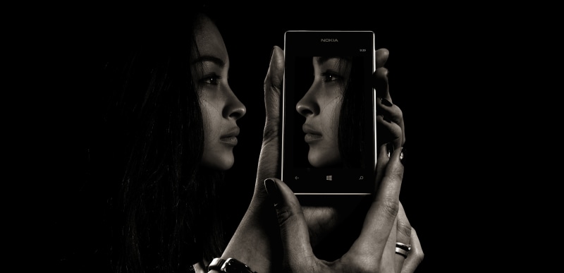 lifestyle, mobile phone, appearance, black background, samsung, girl, photographer, i, eyes, false pretences, 5K, mask, self deception, people, lifestyles
