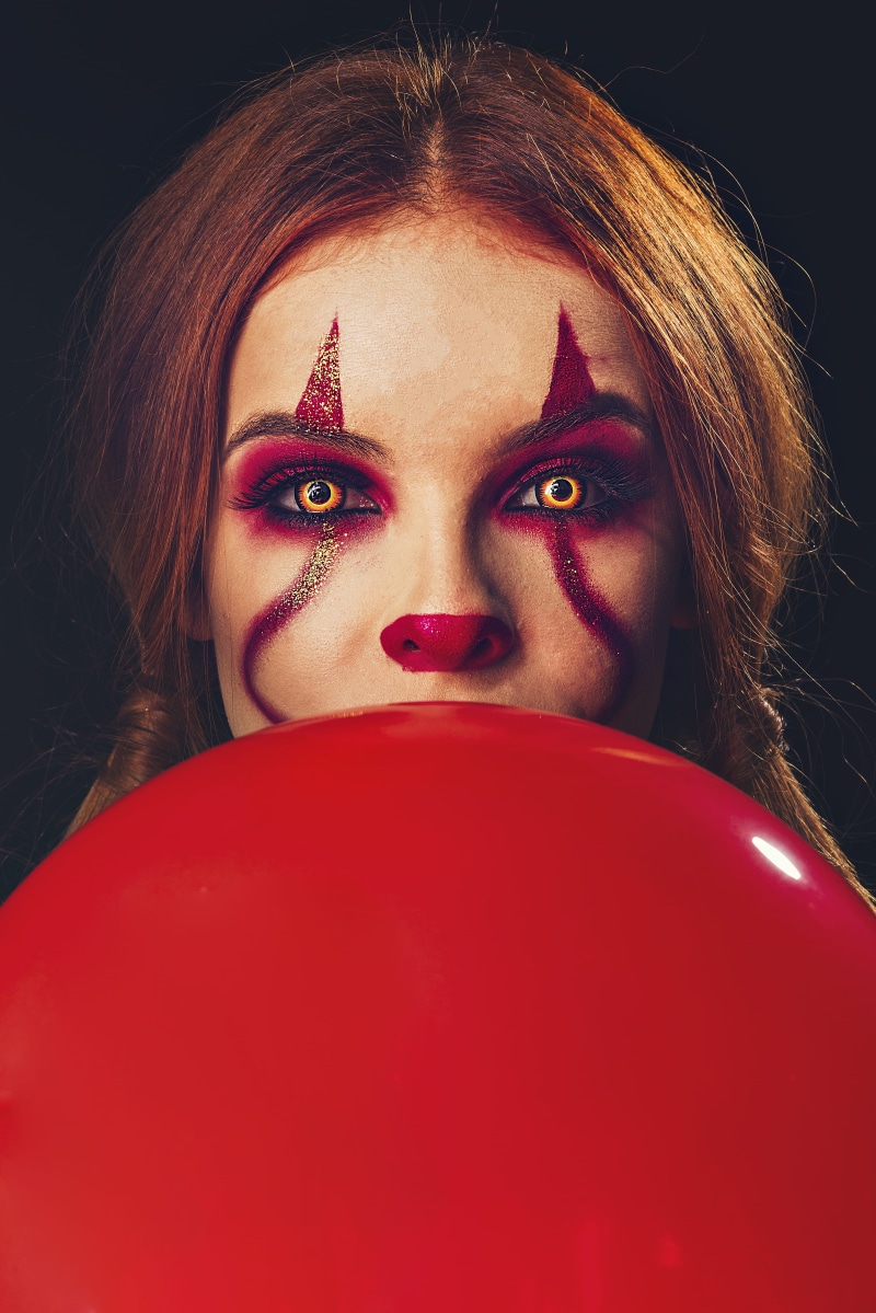 paint, balloon, photoshoot, human face, fear, body part, clown, facial expression, 5K, portrait, hairstyle, make-up, horror, beautiful, woman, front view