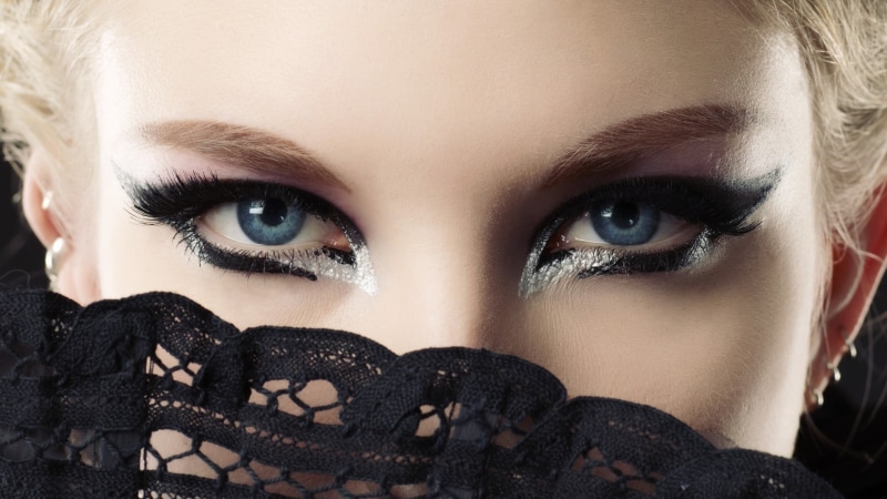 blue eyes, looking at camera, makeup, eyelash, eye, 1080P, blonde, women, beauty, beautiful woman, young women, fashion, close-up, adult, eyebrow, eyeshadow