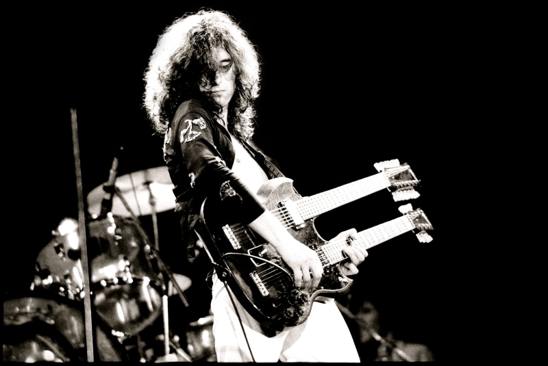 black Color, bass Guitar, stage - Performance Space, music, nightlife, stage, women, drum, people, plucking An Instrument, pop Musician, men, sound, entertainment