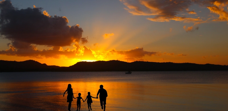 silhouette, afterglow, family, clouds, beach, people, backlight, outdoors, sunset, twilight, romantic, evening, romance, holidaymood, sunbeam, vacation