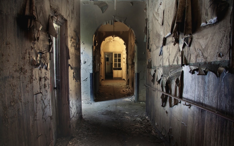 corridor, no people, building, entrance, wooden, arch, old, wall - building feature, doorway, architecture, abandoned, ruined, history, interior, alley