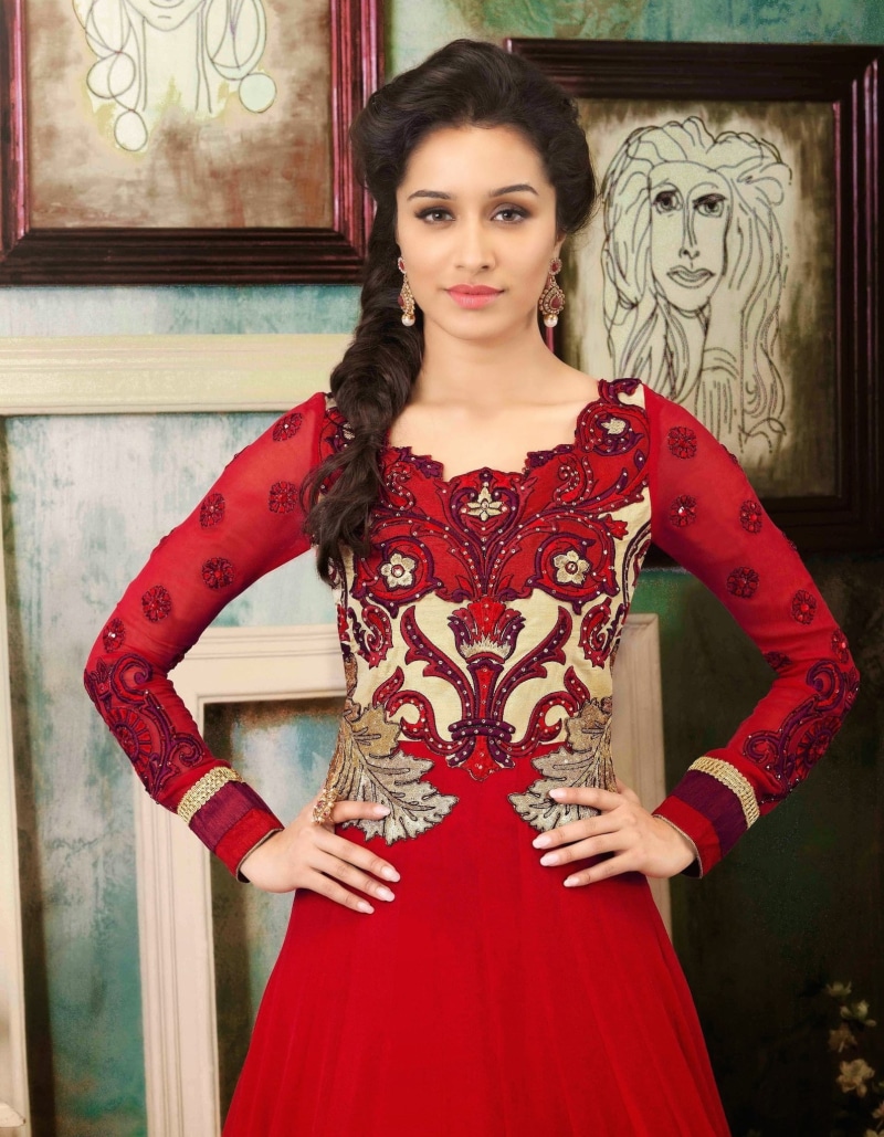 elegance, front view, 1080P, looking at camera, luxury, beautiful people, portrait, Shraddha Kapoor, one person, young adult, three quarter length, hand on hip