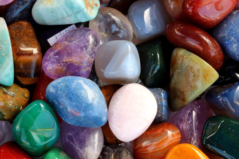 pebbles, colorful, semi-precious gem, rock, choice, shine, photo, variation, bright, stone, minerals, backgrounds, abundance, stones, stone - object, jewelry
