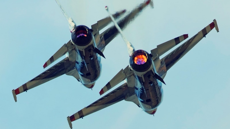 transportation, day, red light, aircraft, no people, sky, 1080P, clear sky, safety, plane, lockheed, white, f, jet fighter, stoplight, motion, blue, mode of transportation