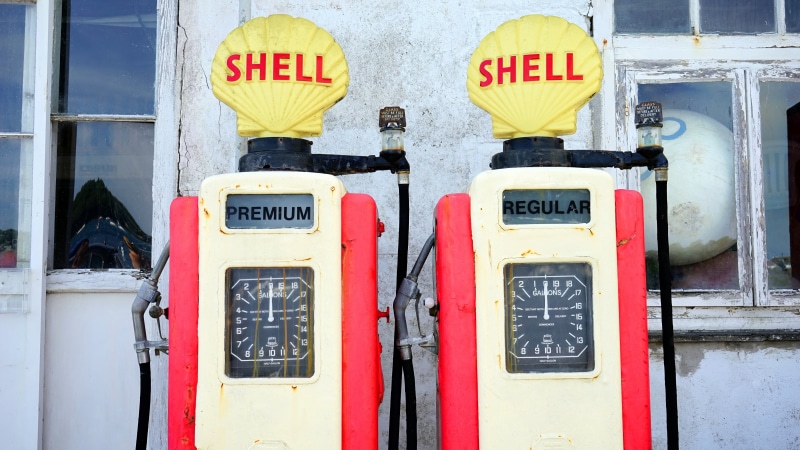 shell, industry, no people, white, yellow, premium, outdoors, windows, petrol, architecture, protection, western script, station, text, warning sign, beige