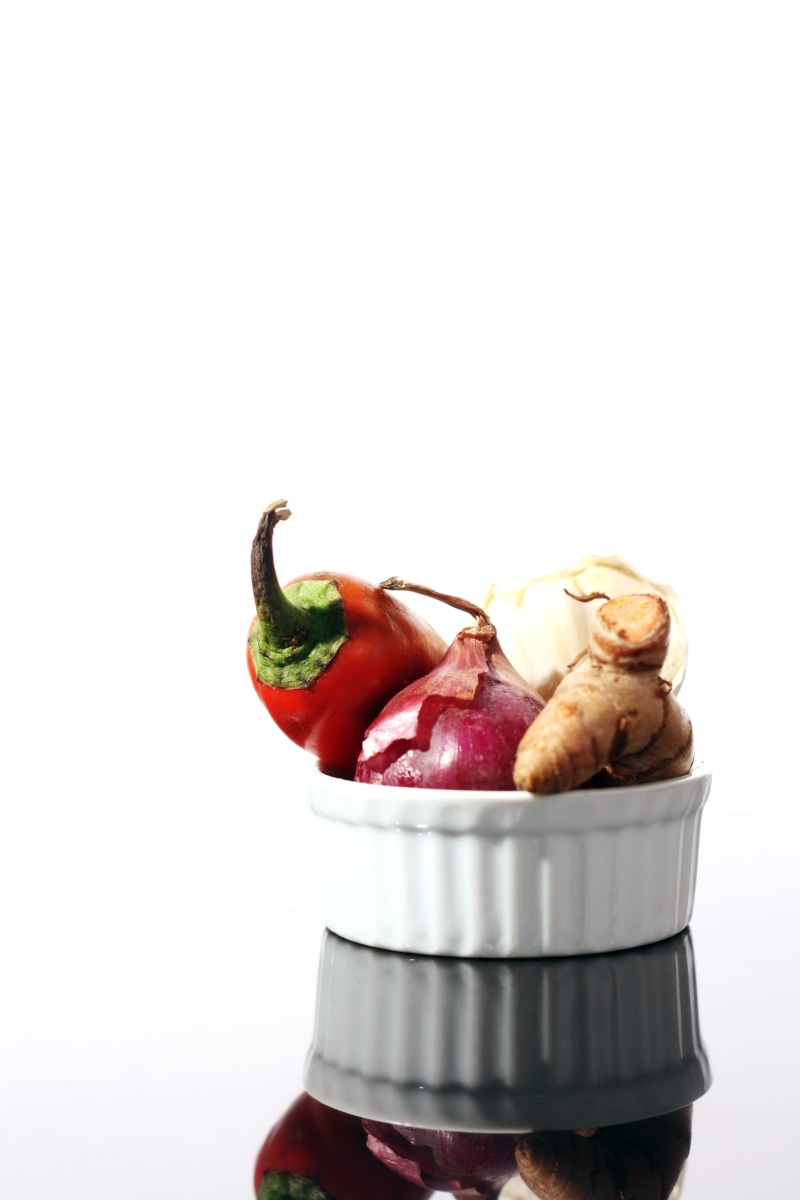 pepper, onion, basket, vegetable, temptation, garlic, organic, items, red, close-up, food, raw food, studio shot, container, white background, reflection