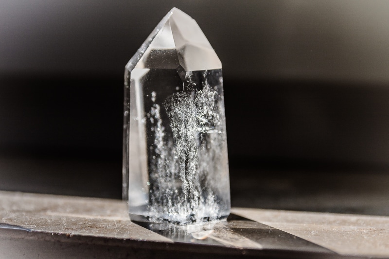 frozen, drink, cold temperature, ground, transparent, stone, lichtspiel, table, 4K, gem, black background, clear, inclusion, rocks, minerals, close-up