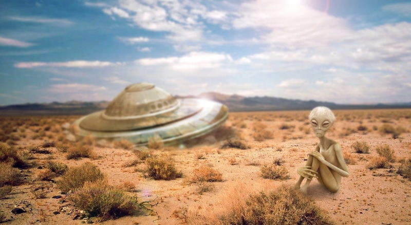 u, landscape, Desert, day, Aero, ufo, art and craft, non-urban scene, cloud - sky, sand, Crash, land, tranquility, Creative, Alone, 1080P, nature, flying saucer