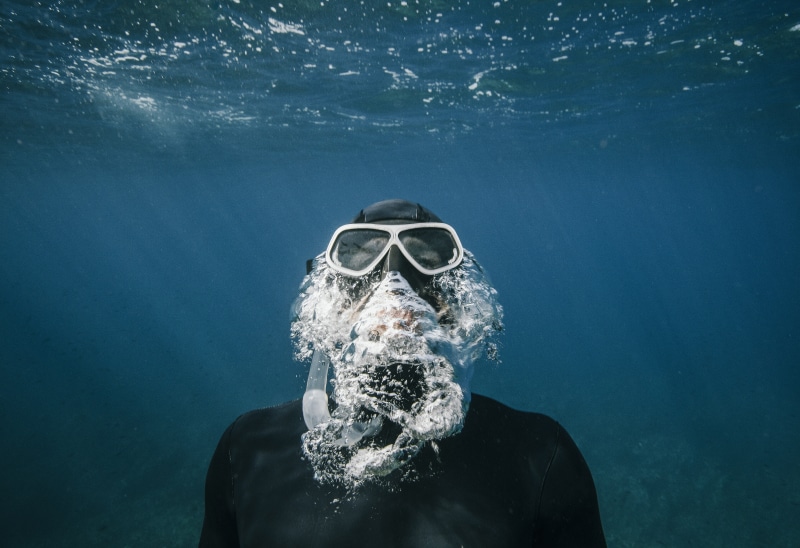 photo, young adult, snorkeling, goggles, bubble, eyewear, diver, submerge, blue, adventure, underwater, men, undersea, front view, canon, nature, one person
