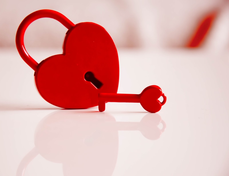 heart Shape, heart, mondays, shallow, lovelock, hear, valentines Day - Holiday, red, reflection, capture, macro, shape, love, padlock, key, hearts, symbol