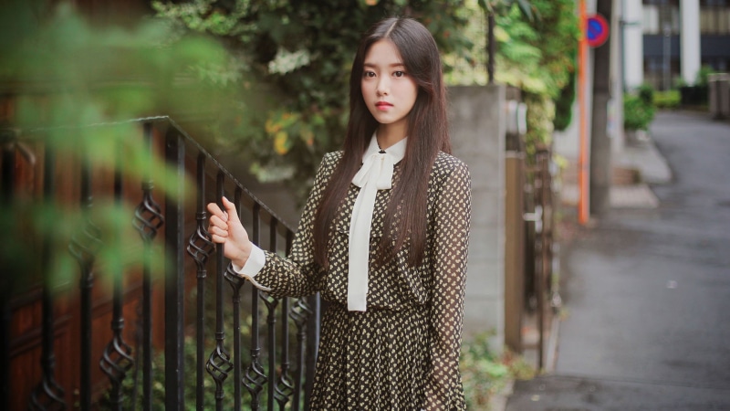 standing, adolescence, K-pop, outdoors, LOONA, communication, 1080P, teenage girls, long hair, brown hair, Korean, HyunJin, casual clothing, dress, hairstyle