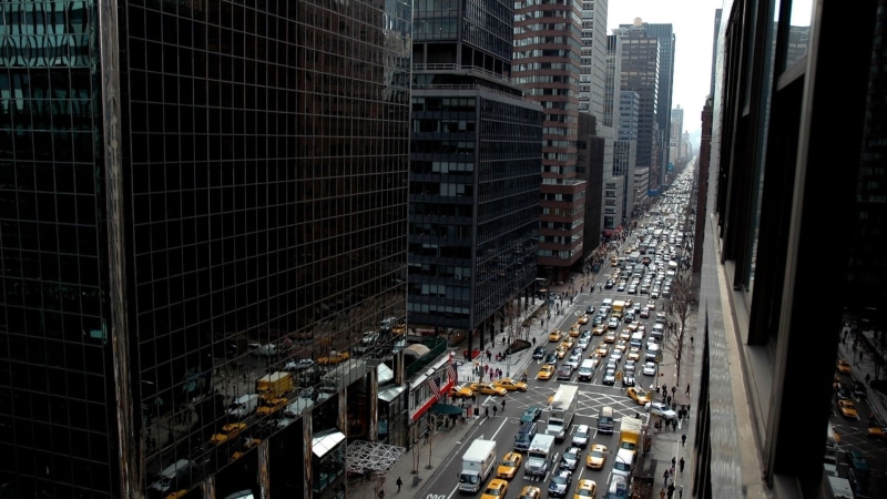 incidental people, car, motor vehicle, land vehicle, skyscraper, cityscape, architecture, road, office building exterior, 1080P, city, day, city street