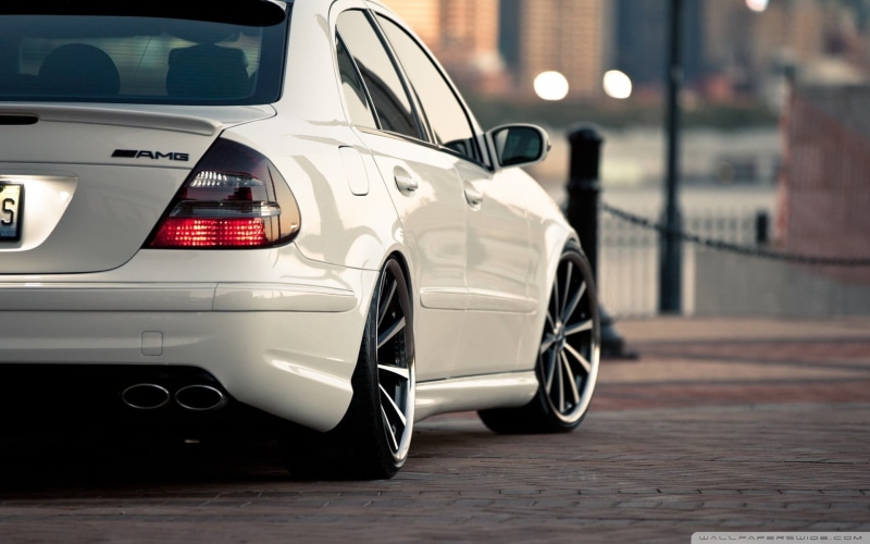 building exterior, stationary, Mercedes-Benz E-Class, benz, city, motor vehicle, travel, silver colored, car, amg, outdoors, focus on foreground, road