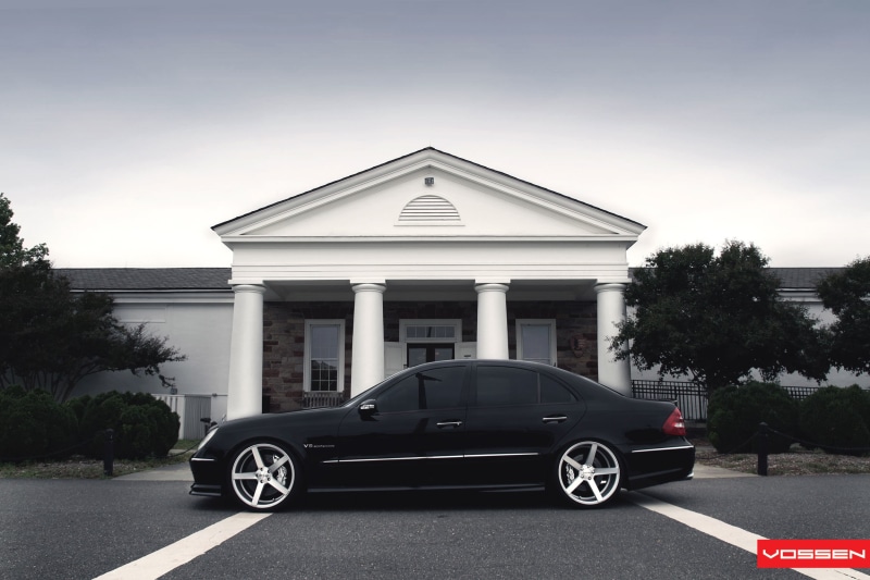 nature, building, E class, no People, american Culture, outdoors, motor vehicle, car, plant, Black, land Vehicle, uSA, street, AMG, garage, day, sedan