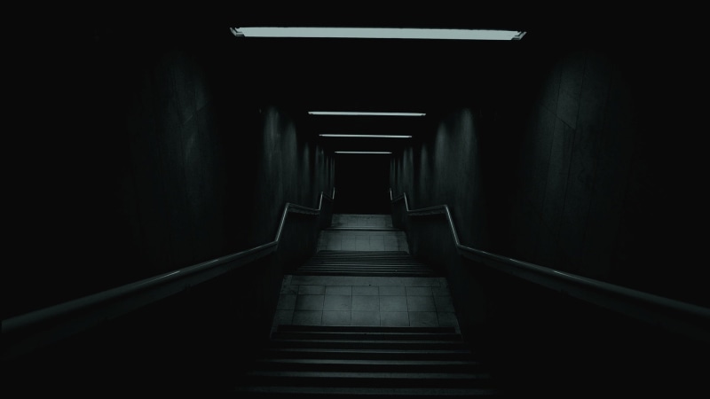 diminishing perspective, modern, texture, dark, absence, backdrop, direction, 1080P, passageway, lighting equipment, ceiling, light, staircase, architecture