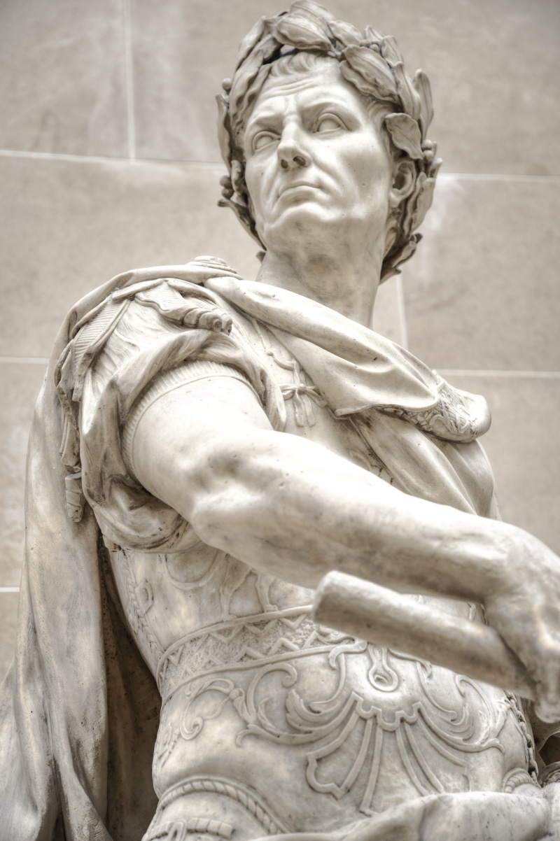 history, tourism, female likeness, built structure, 5K, human representation, photography, rome, ancient, europe, caesar, male likeness, memorial, marble