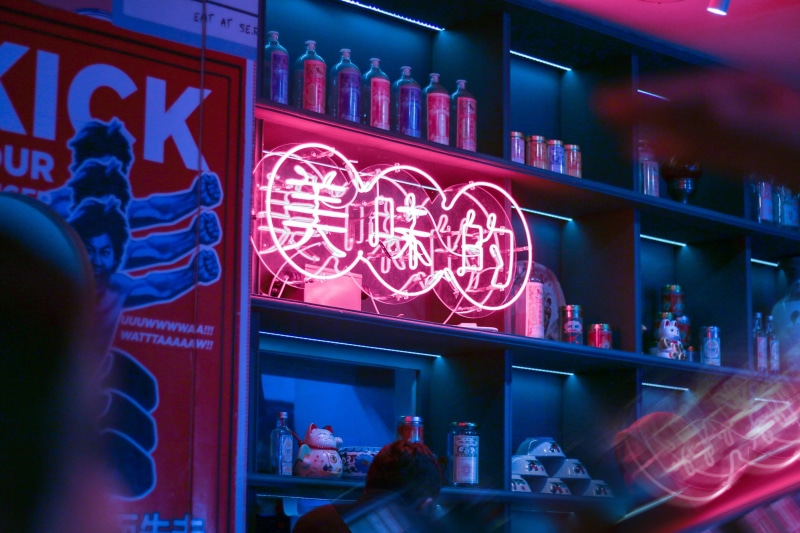 people, drink, 2K, pink, store, futuristic, night, nightclub, led, cocktail, red, resto, chinese, writing, nightlife, bar - Drink Establishment, lighting Equipment