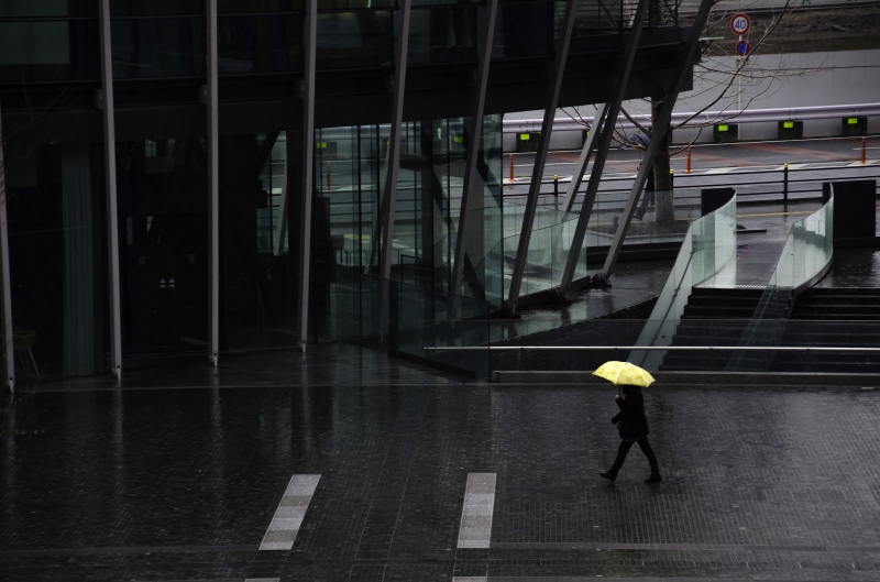 walking, people, walking on, rear view, rainy, real people, security, urban Scene, unrecognizable Person, outdoors, person, japan, dark, business, reflection