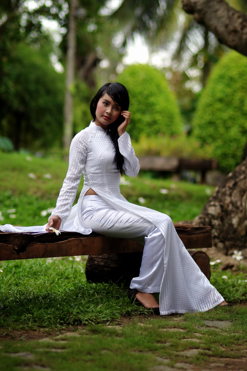 elegant, beautiful, white dress, white, stylish, selective, hair, green color, focus, women, slim, grass, girl, young women, photoshoot, dress, pose, one person