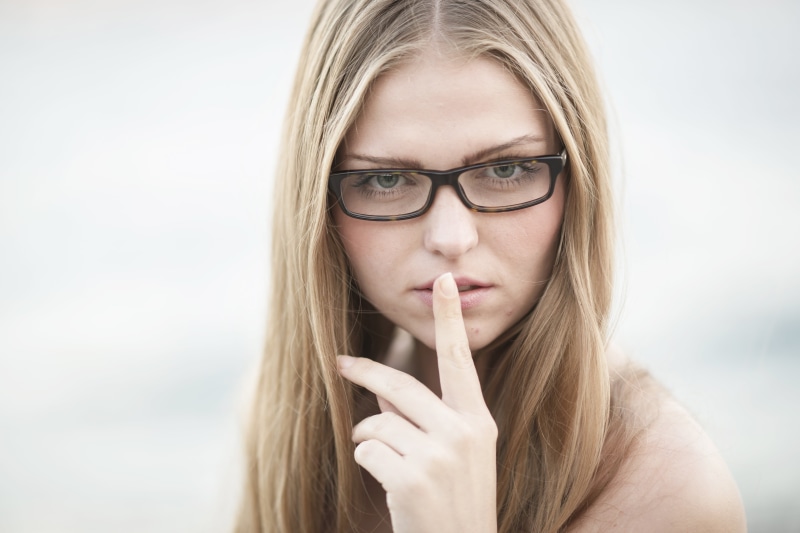 young model, blond hair, womens, looking at camera, shut up, the young woman, one woman only, human lips, the innocence, aesthetics, eyewear, front view