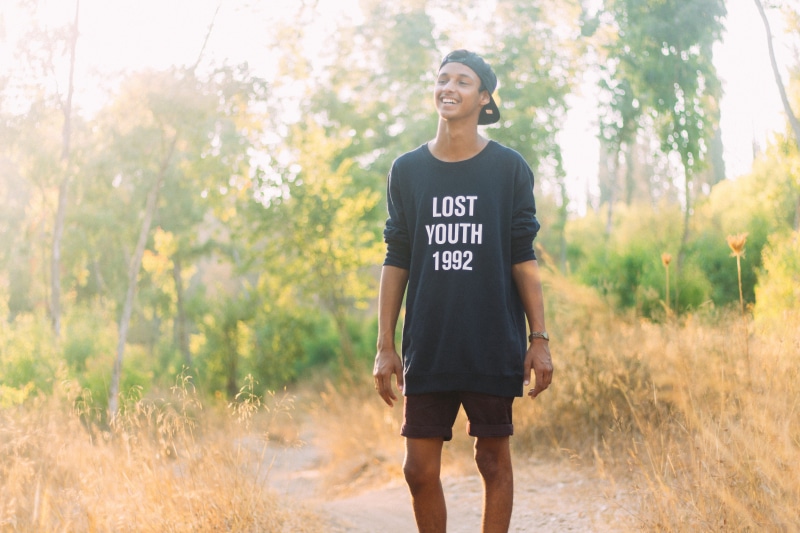 blue, female, laughing, ocean, wearing, lifestyles, 1992, summer, men, 5K, good vibes, front view, one person, outdoor, students, sleeved, dom, group