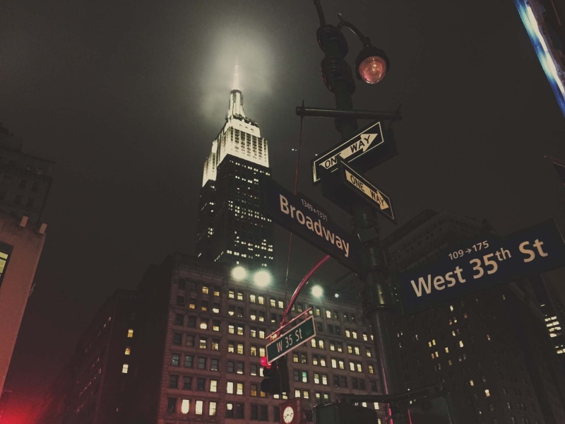 lighting equipment, tall - high, communication, empire, no people, Empire State building, sign, high, evening, 1080P, low, neon, information, rise, lights
