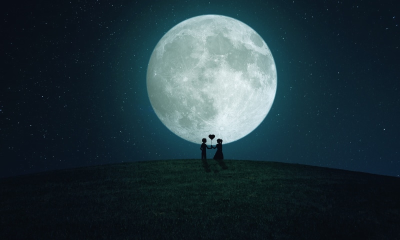 silhouette, outdoors, people, honeymoon, astronomy, moon surface, discovery, 2K, girl, exploration, happiness, space and astronomy, sky, nature, shape