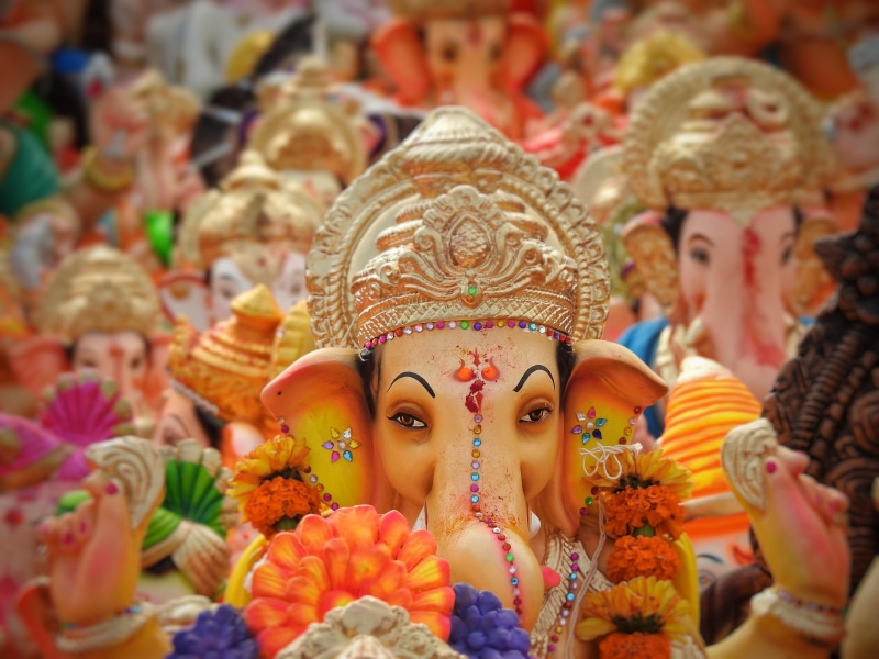 focus on foreground, devotion, 4K, statue, creativity, art and craft, lord ganesha, representation, idols, female likeness, no people, spirituality, flower