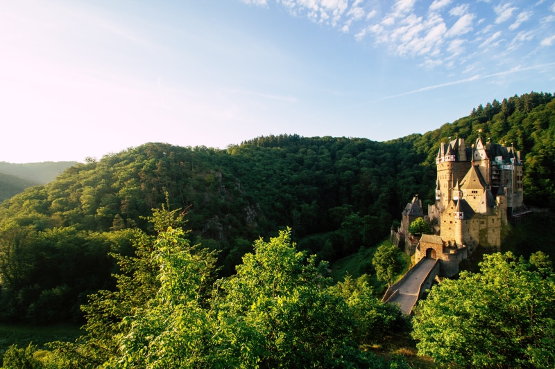 fortress, history, gemen, outdoors, castles, crathes castle, scotland, plant, building, middle ages, wall, nature, built structure, england, mosel, old