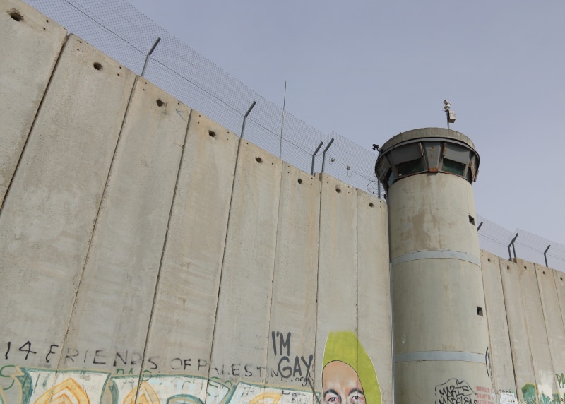 israel, tower, transportation, outdoors, separation, watchtower, wall, lookout, no people, 5K, industry, clear sky, direction, bethlehem, cctv, concrete