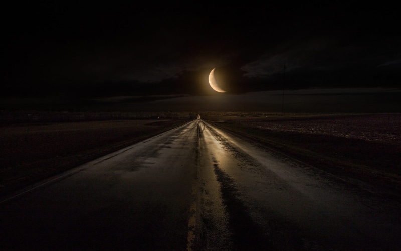 no people, Iowa, headlight, highway, rain, street, vanishing point, road, moonlight, environment, 1080P, storm, night, the way forward, Moon, nature, sky