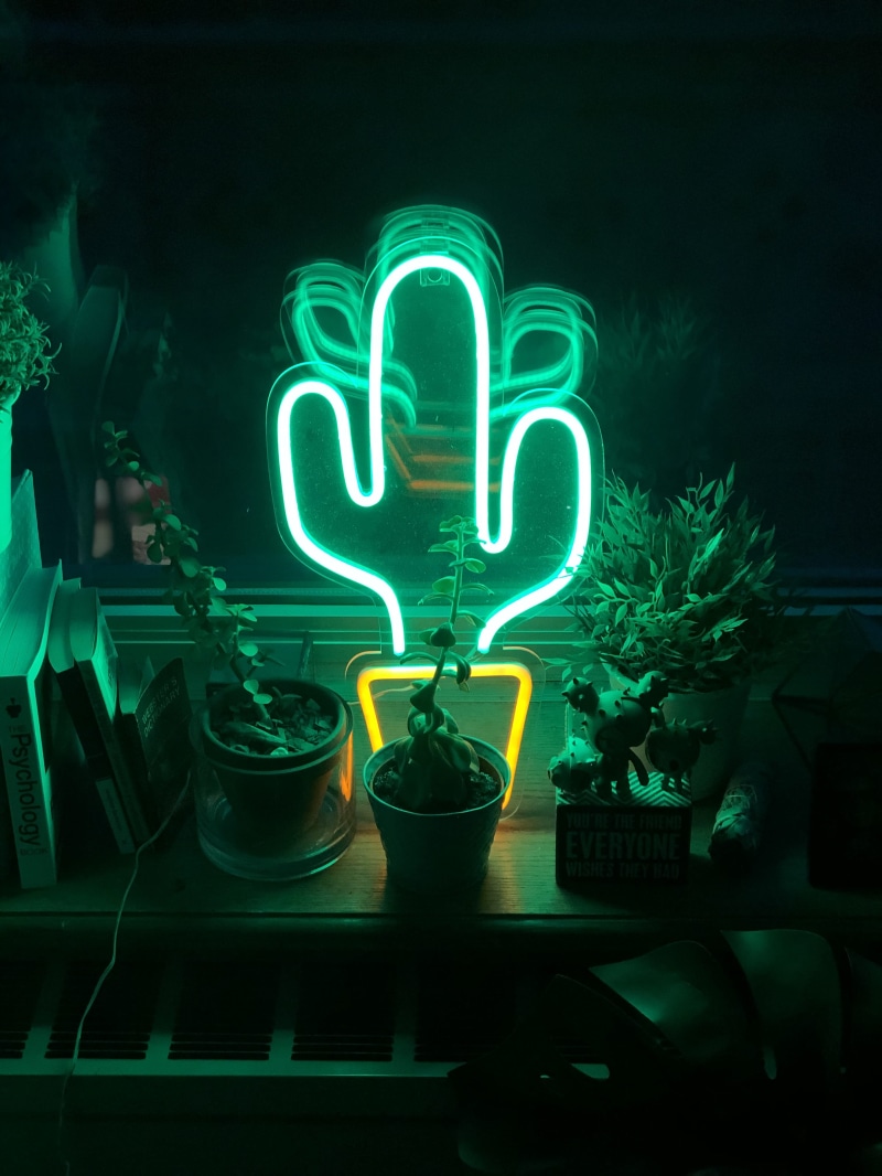 food and drink, led, neon, silver, machine, club, lighting equipment, text, turquoise, electric lamp, new york, indoors, human representation, wheel, restaurant