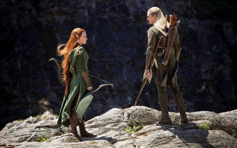 hobbit, people, Tauriel, men, women, holding, day, The Hobbit, two people, Legolas, movies, looking, 1080P, scene, Orlando Bloom, movie, rock - object