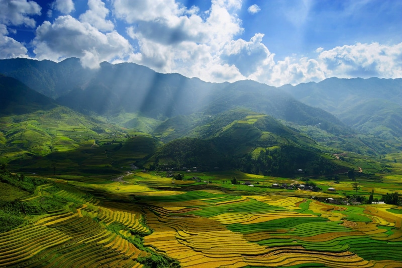 sun rays, agriculture, nature, mountain range, tranquility, 1080P, farm, environment, no people, outdoors, landscape, cloud - sky, sky, land, field, terraced field