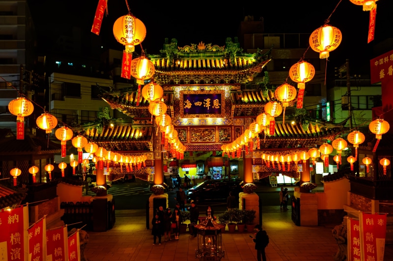 illuminated, adult, lamp, chinese lantern festival, building exterior, lighting, brown, real people, night, lighting equipment, men, former town, china town