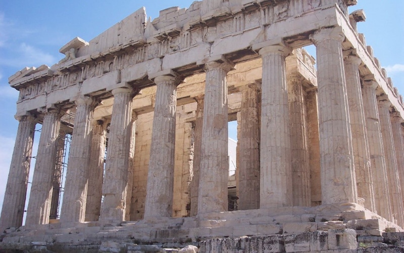 architectural column, tourism, old ruin, 720P, archaeology, low angle view, memorial, built structure, city, no people, ancient civilization, ancient greece