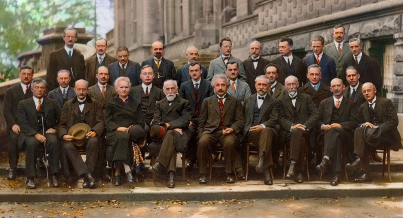 males, architecture, adult, building exterior, business person, sitting, history, built structure, city, large group of people, albert, suit, group of people