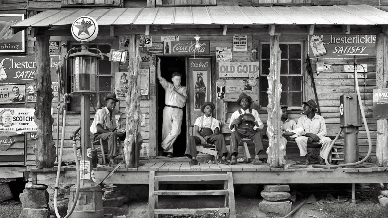 casual clothing, history, 1080P, real people, wood - material, art and craft, human representation, group of people, vintage, lifestyles, shirt, day, grayscale